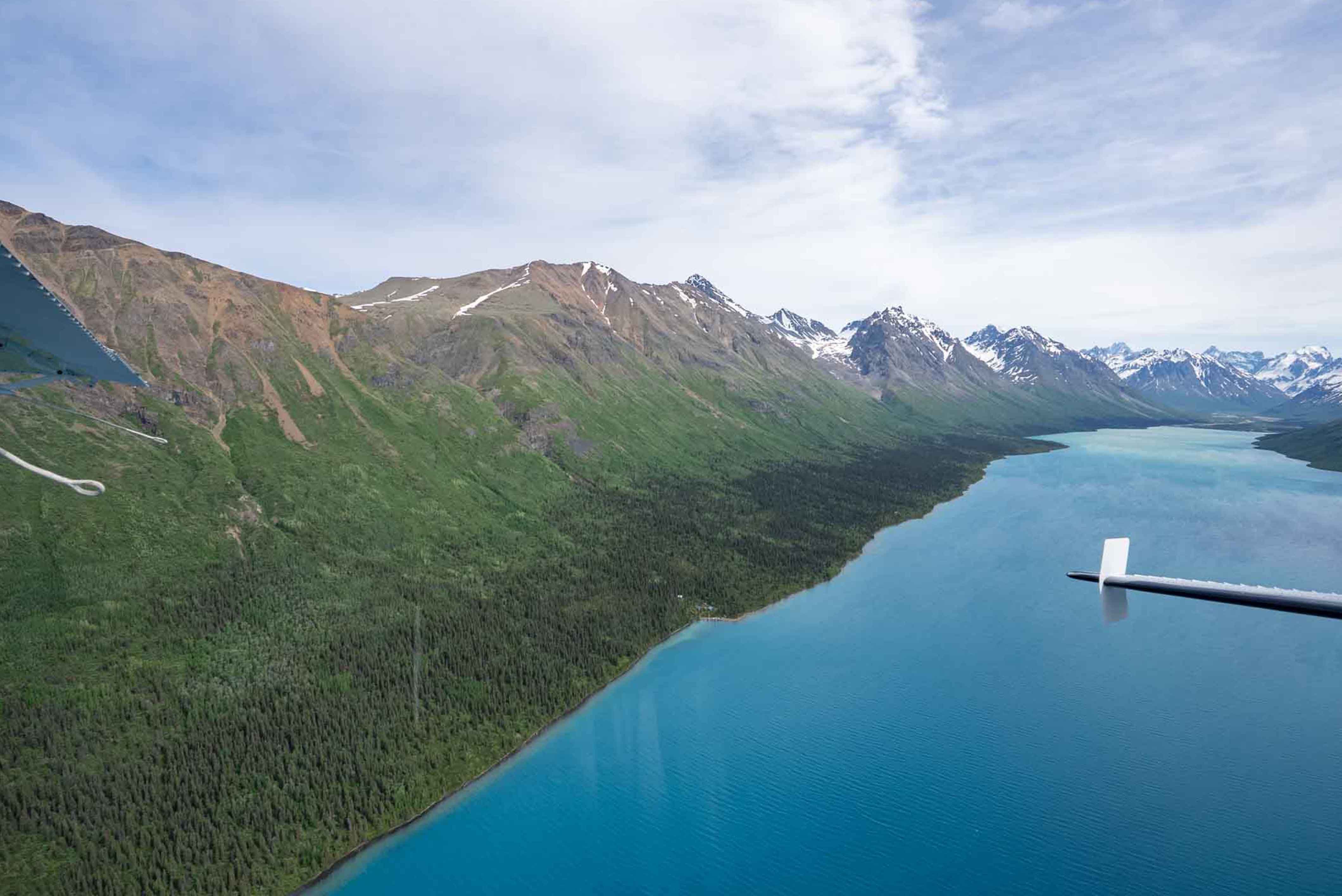 Flightseeing Twin Lakes in Lake Clark 